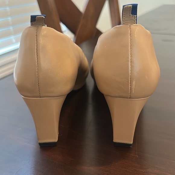 Dr LIZA Sneaker Pump Golden Sand Leather Closed Toe Heels Size 7.5 Wide - Picture 8 of 15